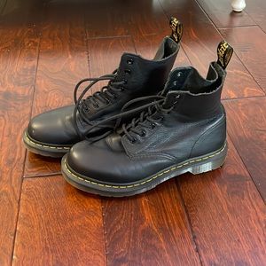 Black Dr.Martens  soft leather womens 9
